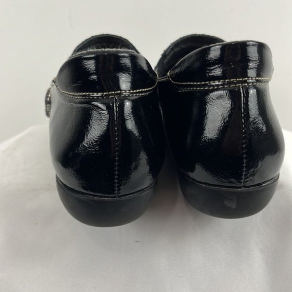 Un Tour en Ville Black Patent Leather Slip-On Flats - Picture 3 of 10